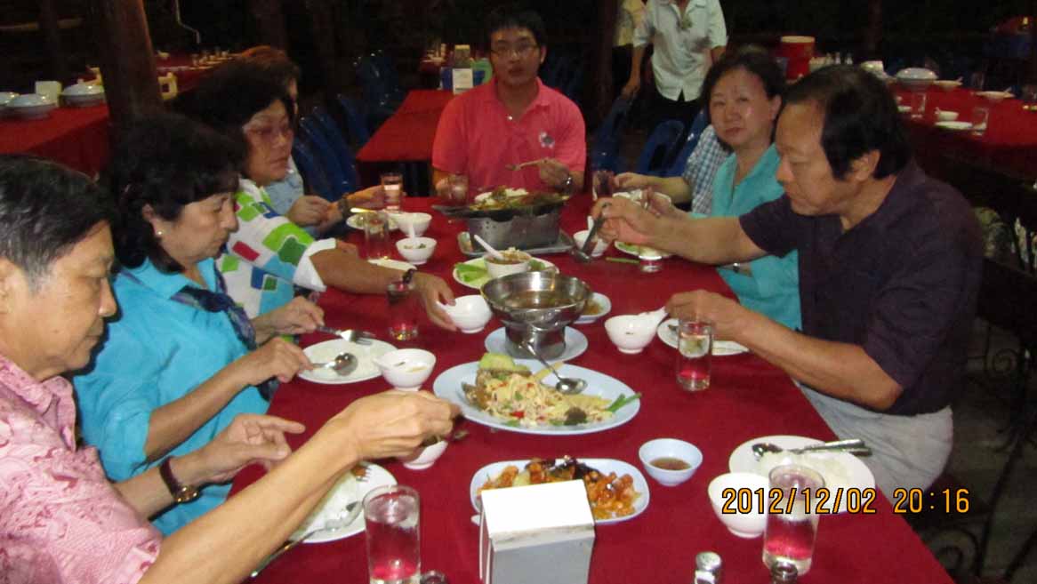 Dinner_at_Lungnuay 12.JPG 87.4K